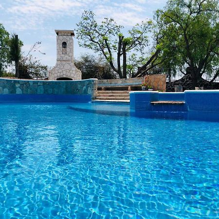 Club Vergel Resort Bernal Luaran gambar