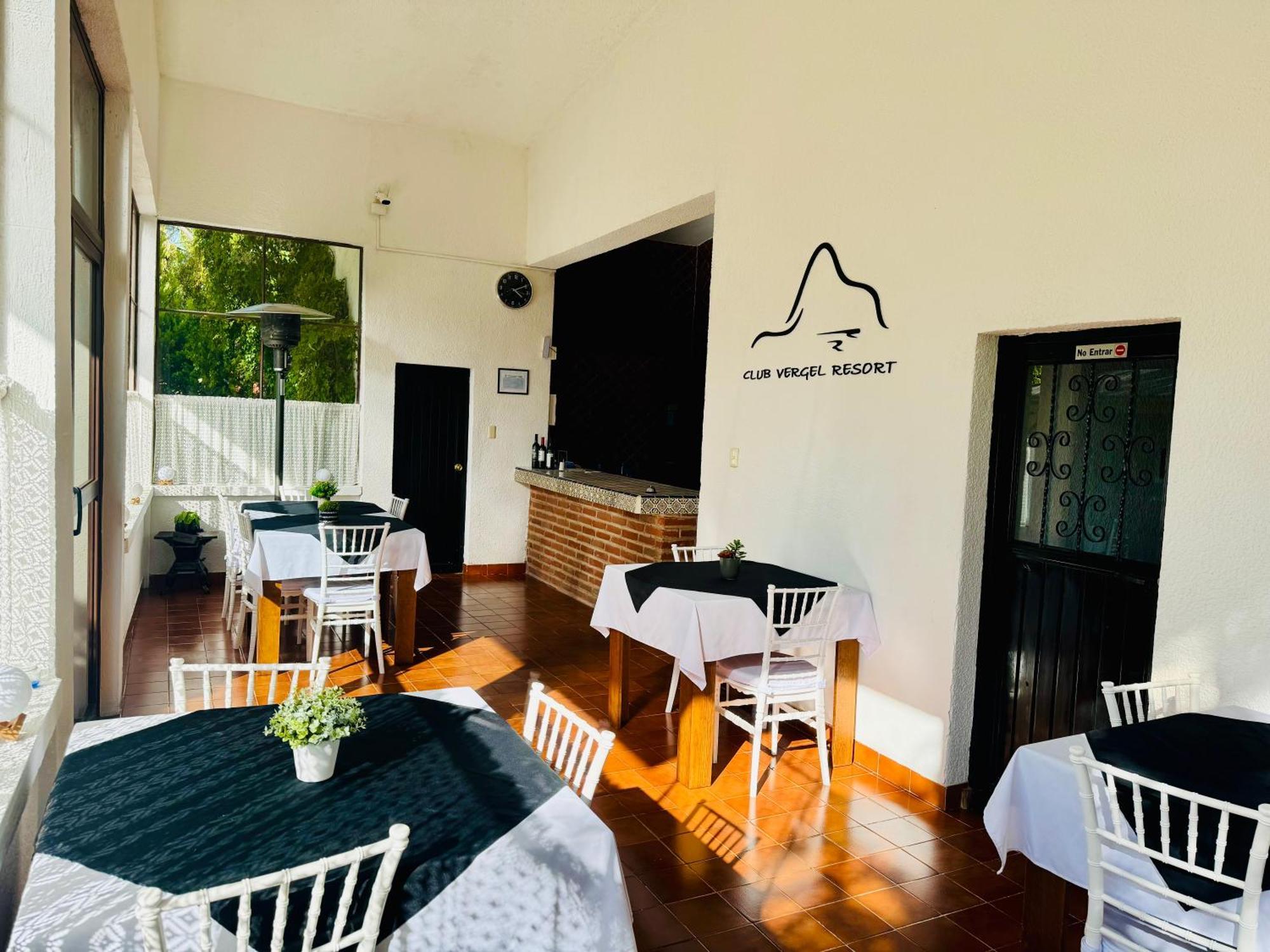 Club Vergel Resort Bernal Luaran gambar