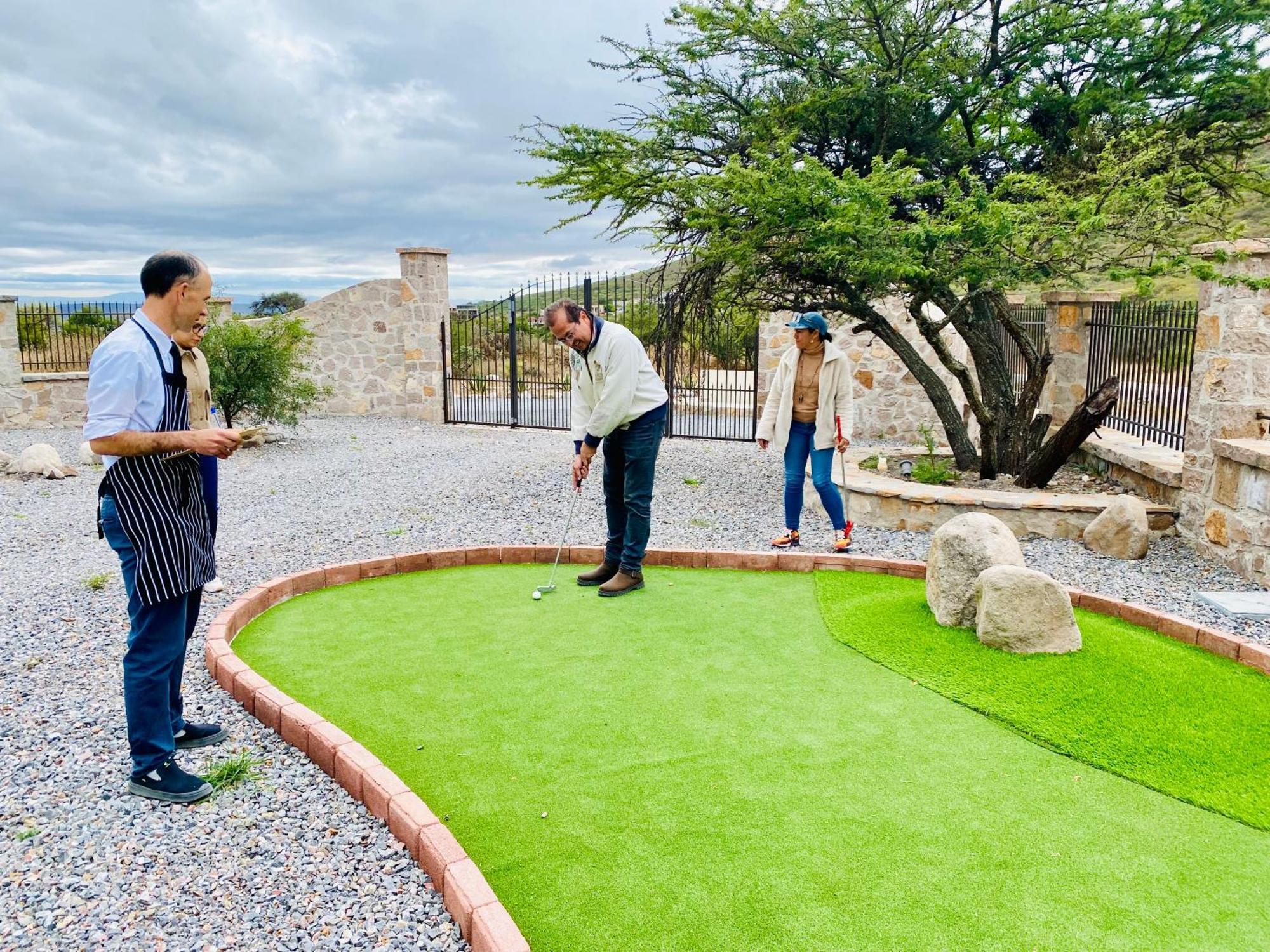 Club Vergel Resort Bernal Luaran gambar