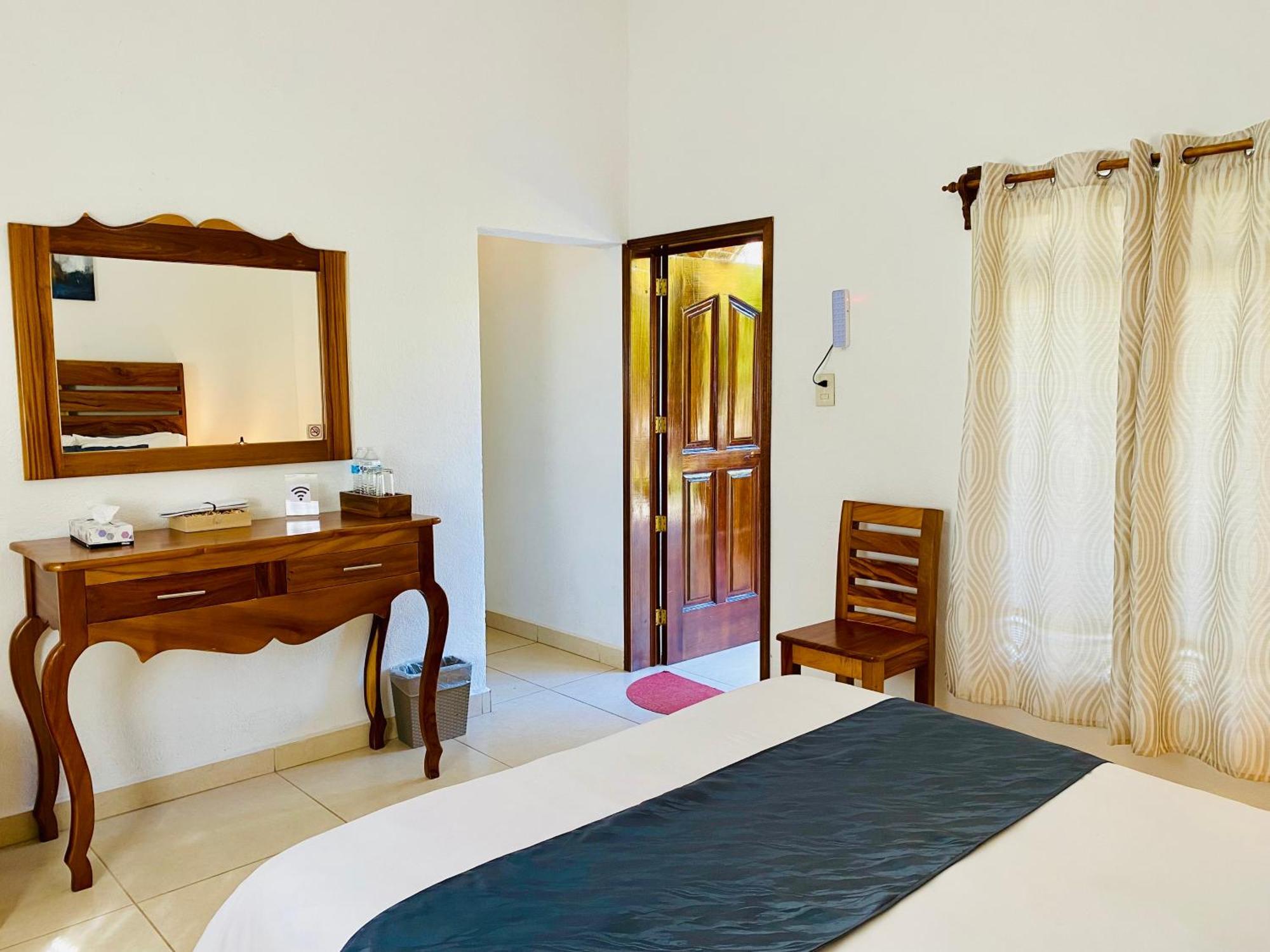 Club Vergel Resort Bernal Luaran gambar