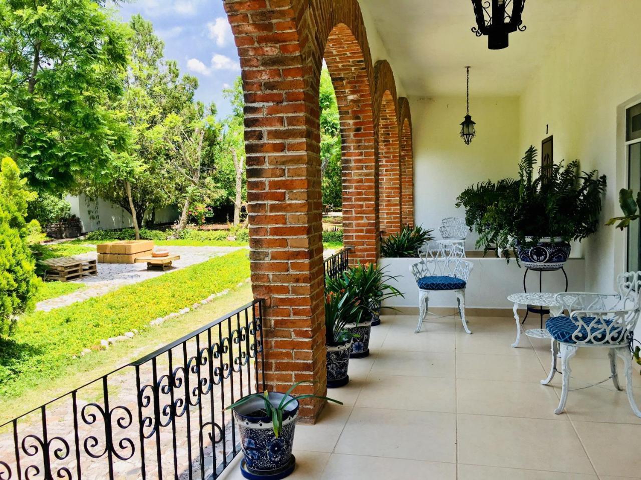 Club Vergel Resort Bernal Luaran gambar