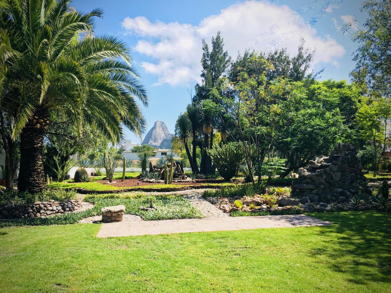 Club Vergel Resort Bernal Luaran gambar